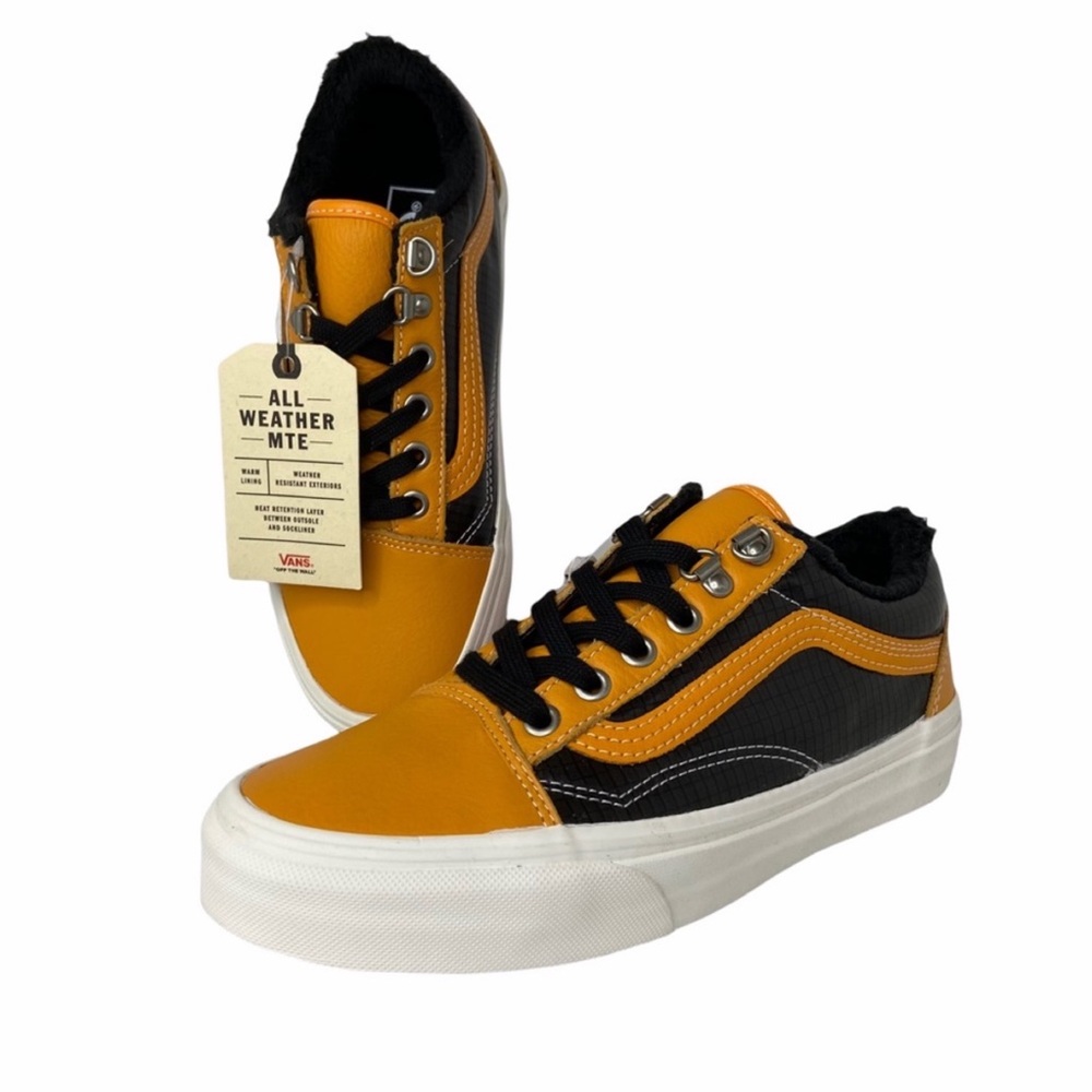 Vans Old Skool MTE Womens 8 Apricot / Black Sneakers